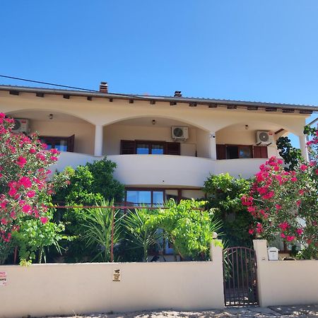 Apartments Busic Biograd Na Moru Eksteriør billede